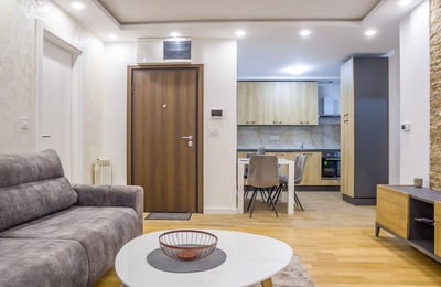 Location d’un appartement spacieux de 3 pièces, 56 m², quartier Zvezdara, Belgrade, Serbie